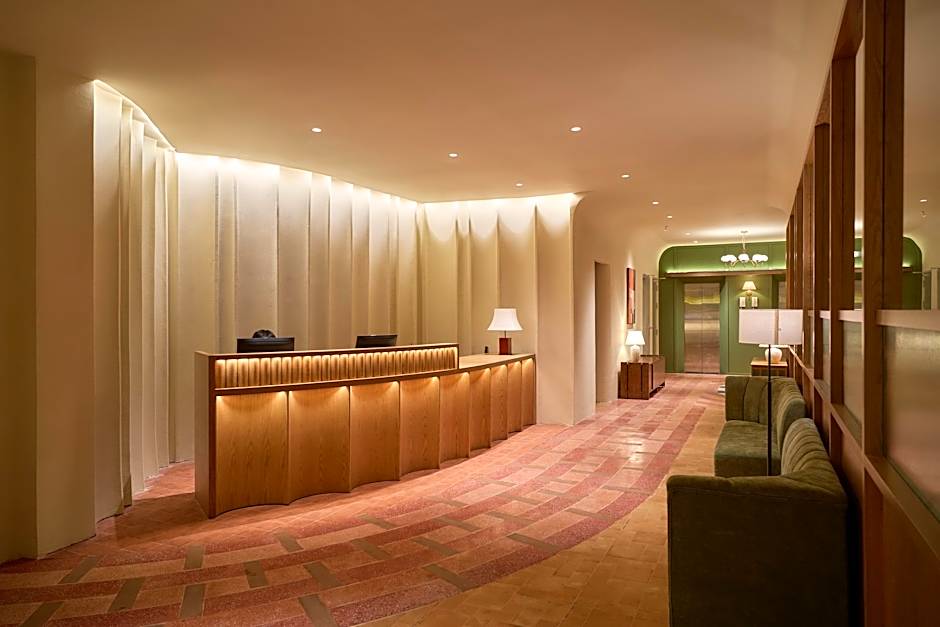 Len Hotel