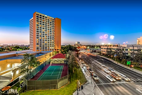 Hotel Fera, a DoubleTree by Hilton Hotel