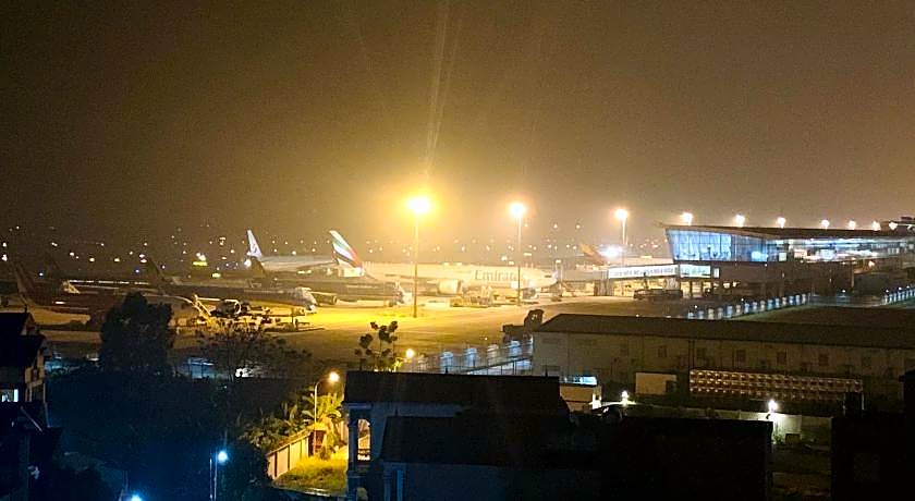 Paragon Noi Bai Hotel and Pool