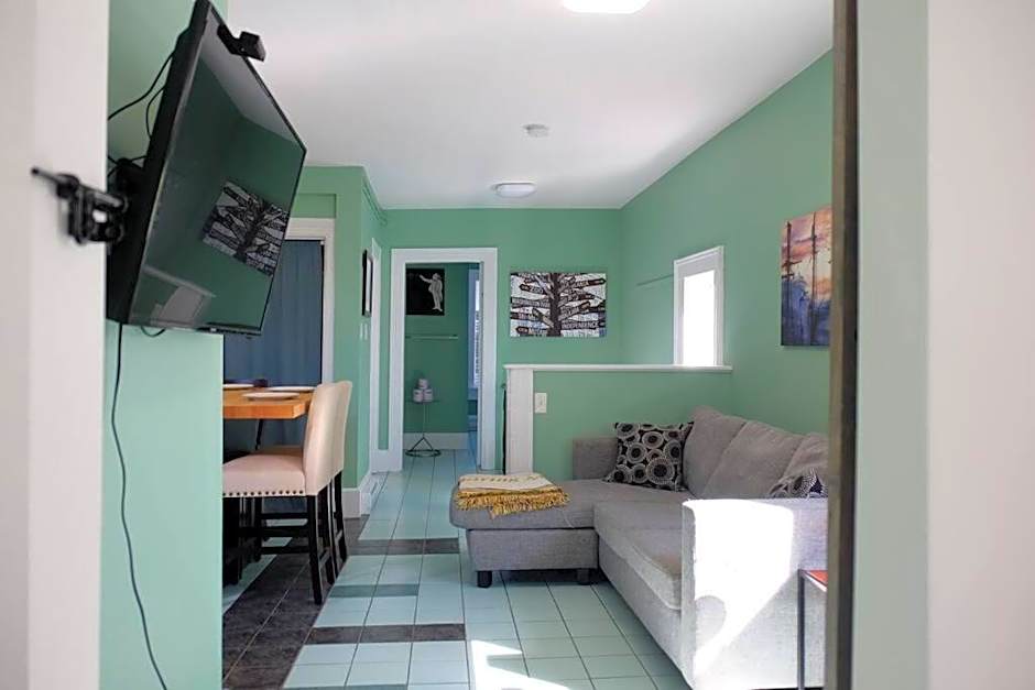 Comfy Apt, Top Floor, Excellent Kitchen