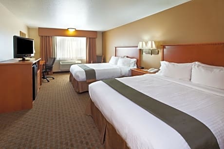 Suite-2 Queen Beds Non-smoking Tower Work Desk Microwave And Refrigerator Wi-fi Full Breakfast