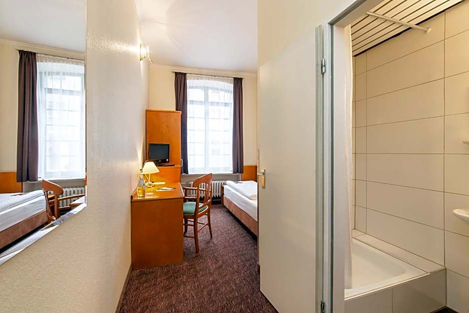Hotel Ahl Meerkatzen Koln