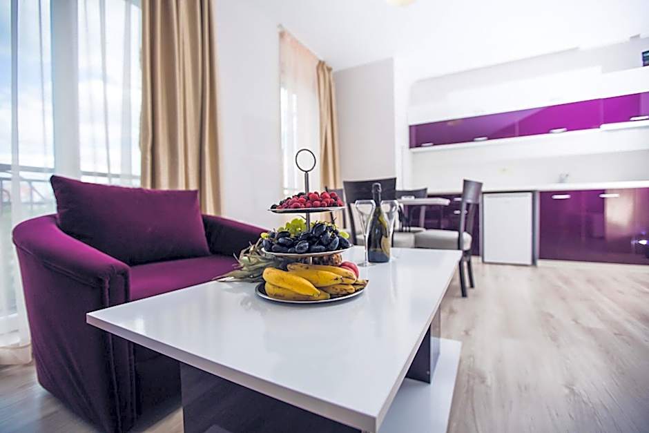 Avenue Deluxe Hotel