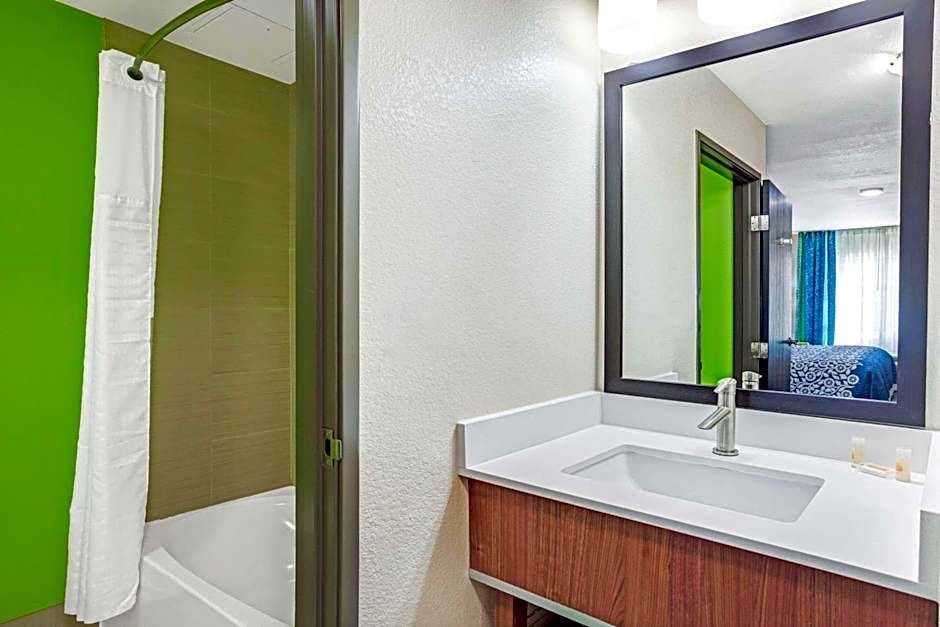 Arya Inn & Suites