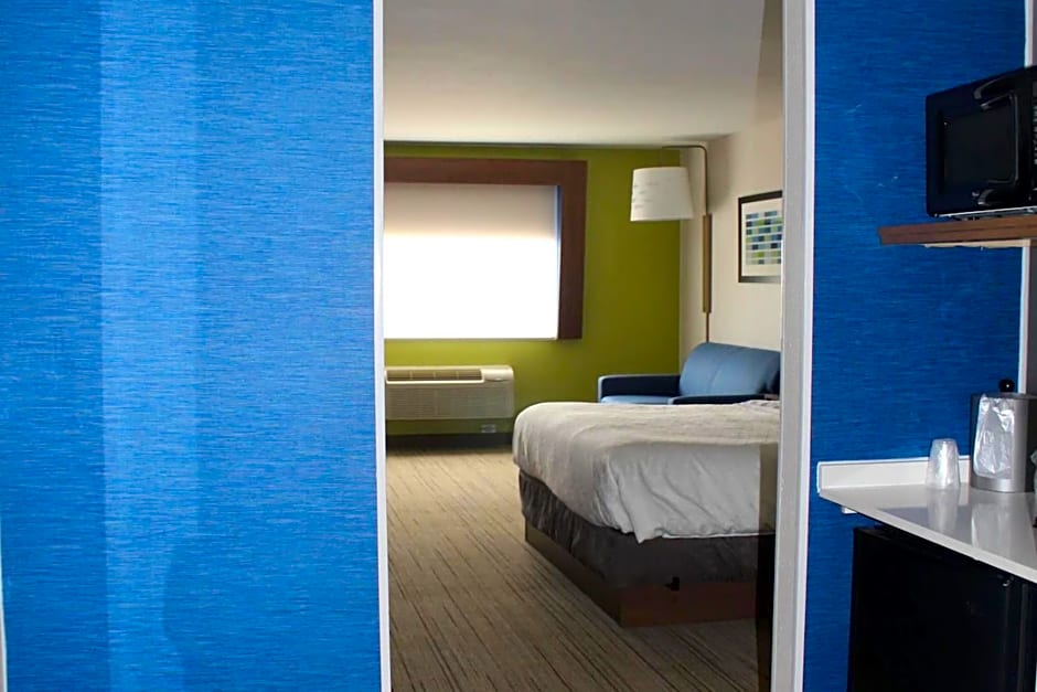 Holiday Inn Express Hotel & Suites Raton By IHG
