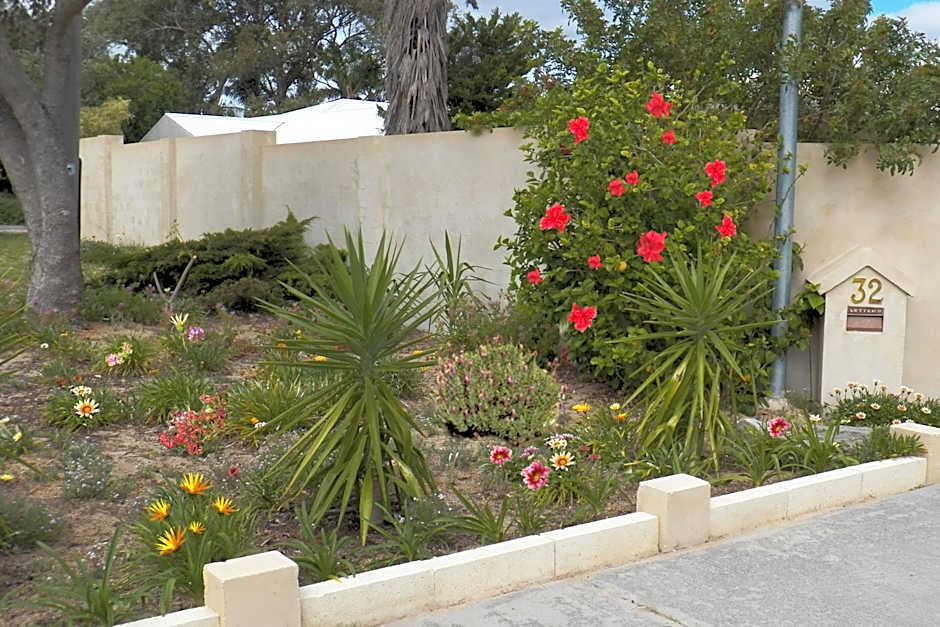 The Spanish Guesthouse, Private Rooms