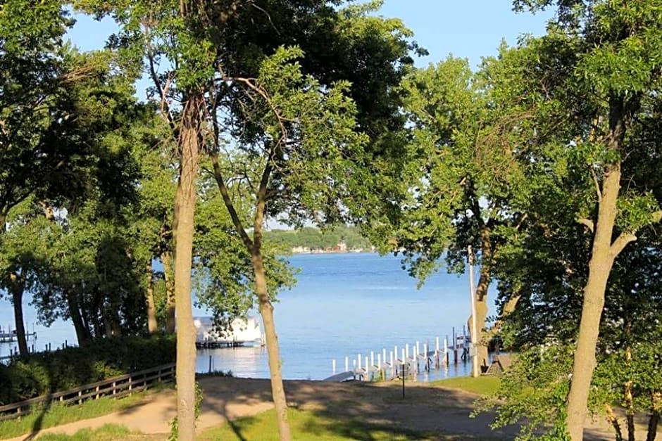 Okoboji Commons Hotel