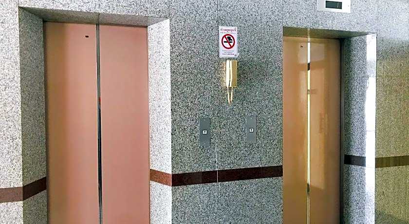 Maneerote Hotel Surin