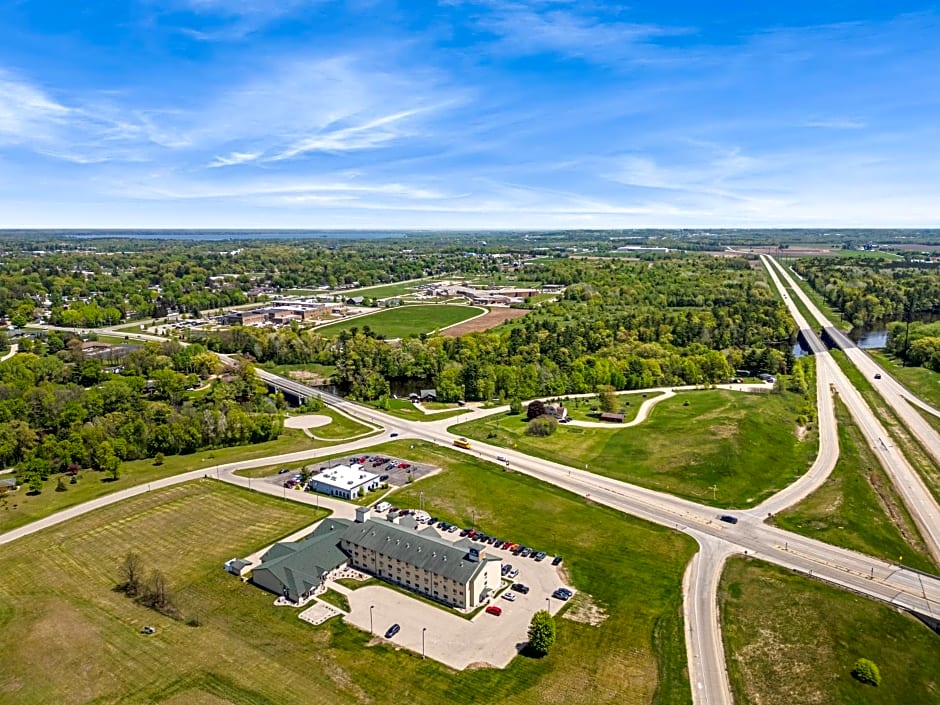 Boarders Inn & Suites by Cobblestone Hotels - Shawano