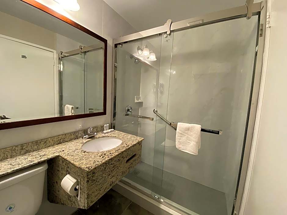 Travelodge by Wyndham Richmond Hill