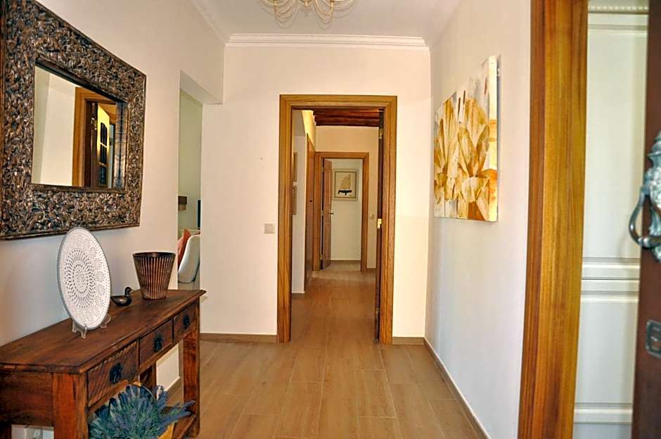 Fantastic for Family Gatherings, Optional Pool Heating, Free Air Con Wifi