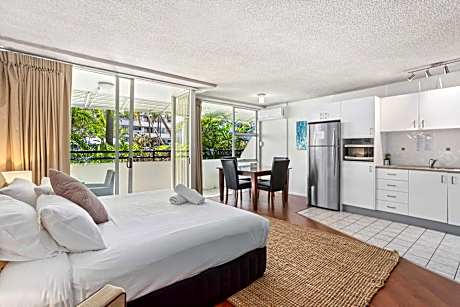 King Studio Apartment