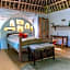 Distant Relatives Ecolodge & Backpackers