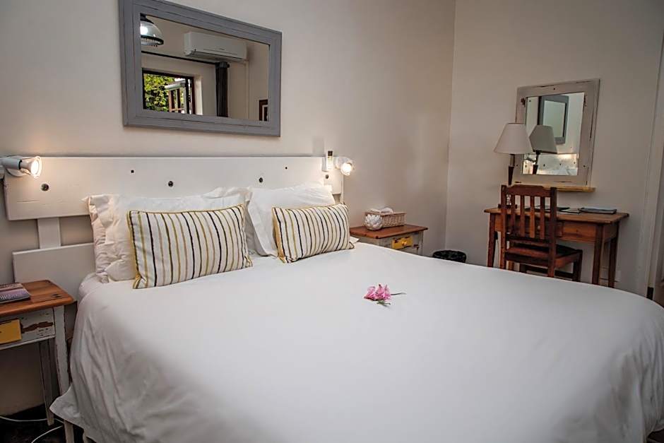 Aan de Oever Guesthouse