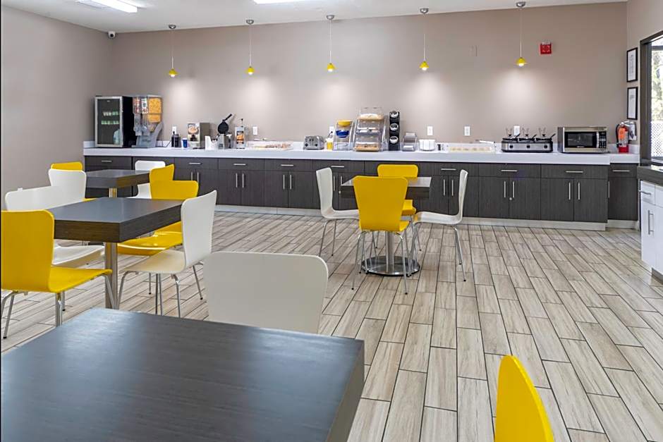 BridgePointe Inn & Suites by BPhotels, Council Bluffs, Omaha Area