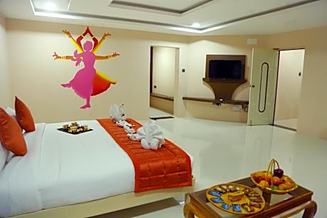 King Suite with 24 Hours Check in Check Out