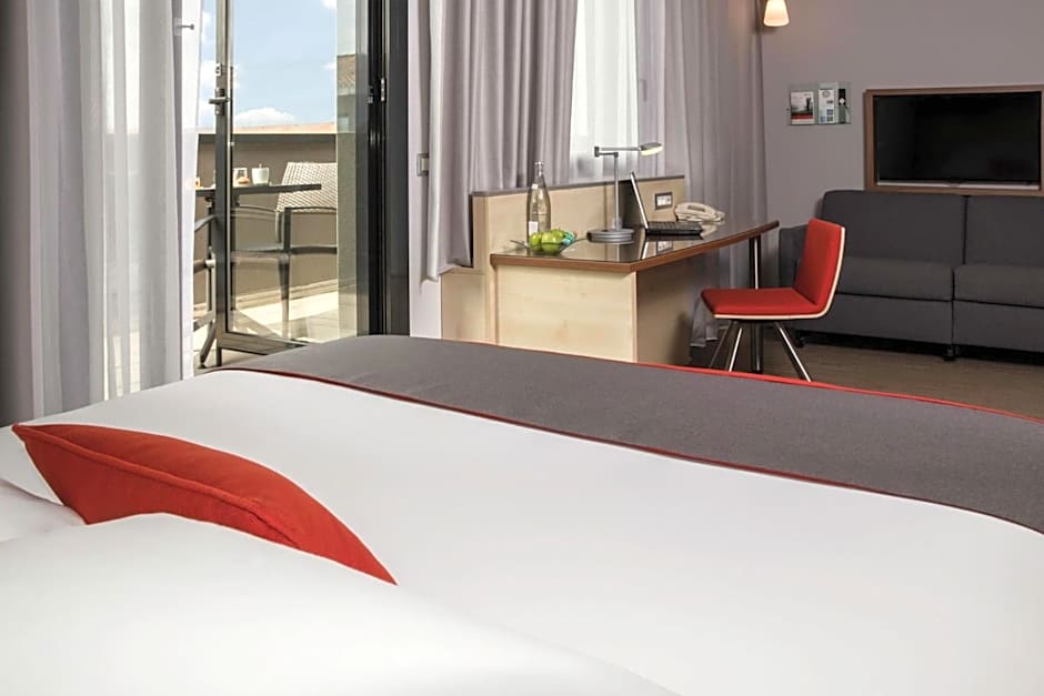 Holiday Inn Express Toulouse Airport By IHG