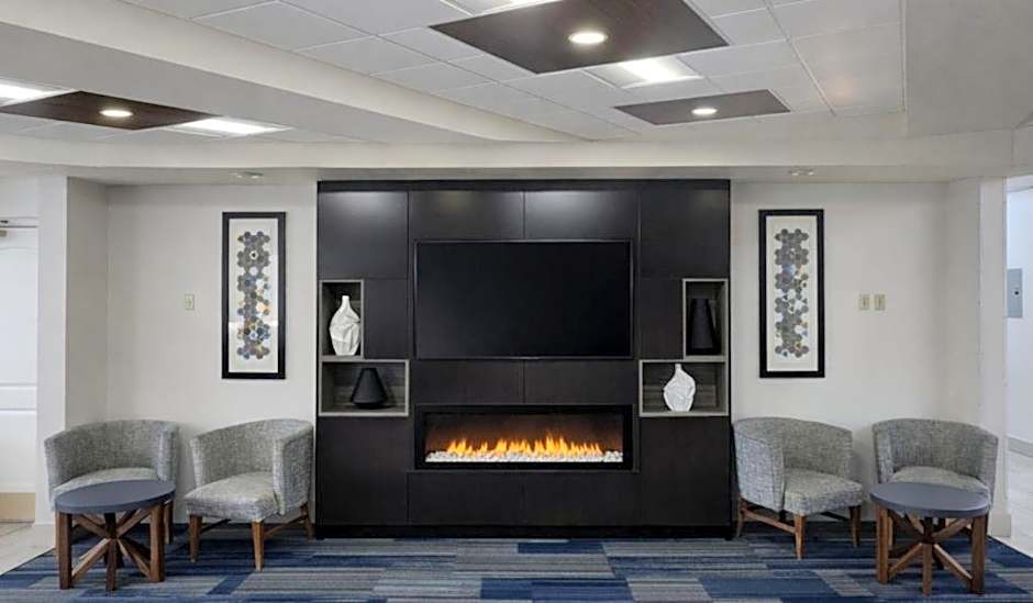 Holiday Inn Express & Suites Winner By IHG