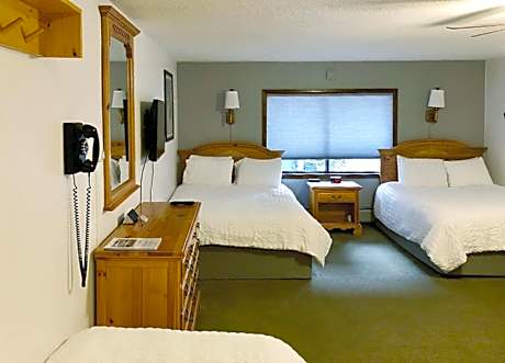 Standard Queen Room - Second Floor