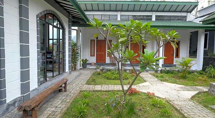 RedDoorz Syariah @ Jalan Dieng Wonosobo 2