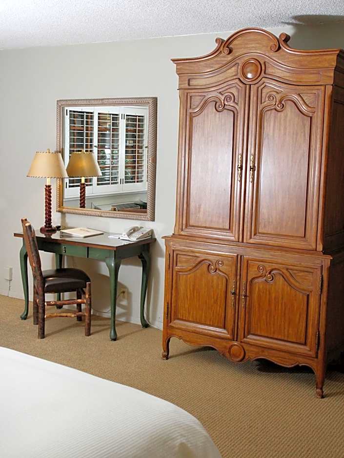 The Lodge at Riverside