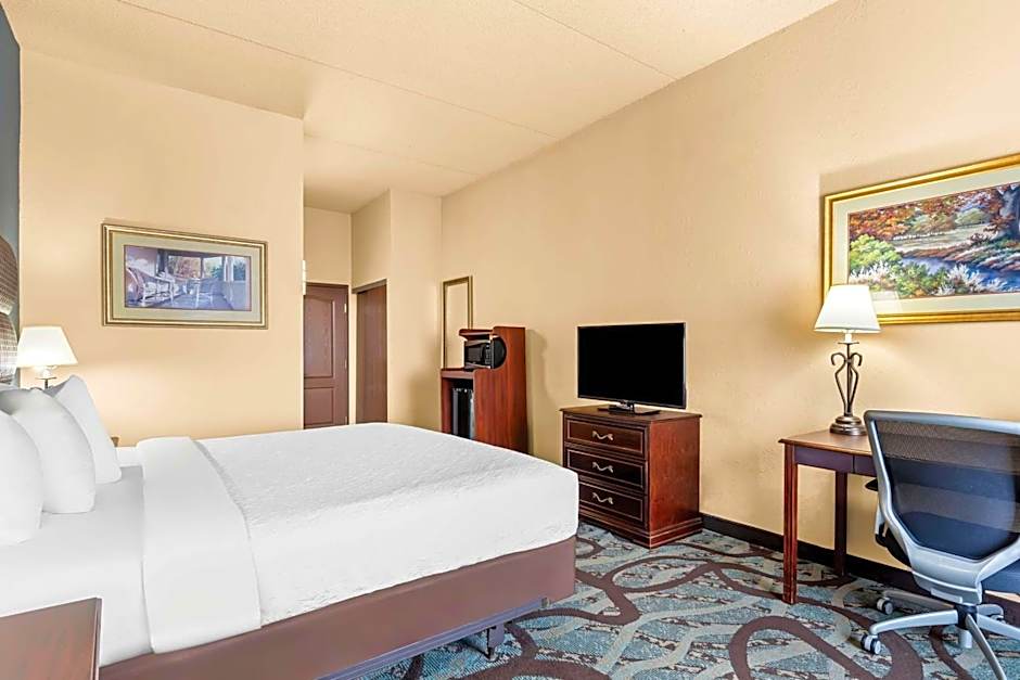 Best Western Holiday Manor