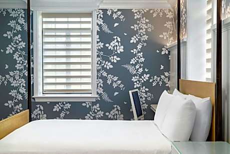 Queen Room with River View