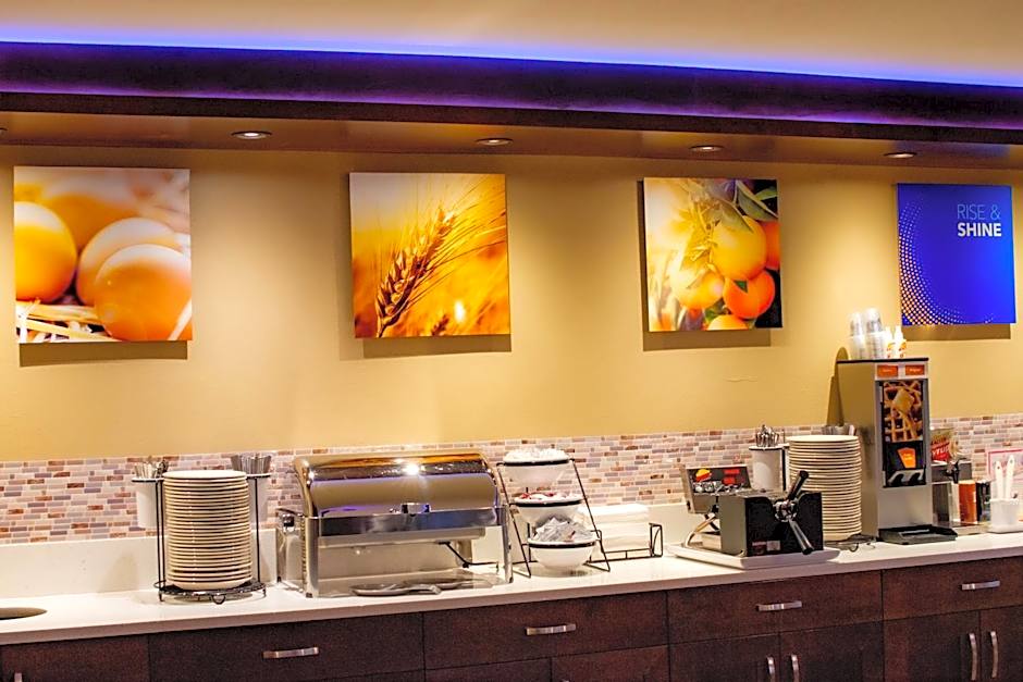 Comfort Inn & Suites Vancouver Downtown City Center