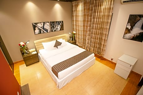 Deluxe Suite with Balcony Single