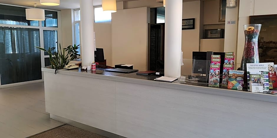 Auto Park Hotel