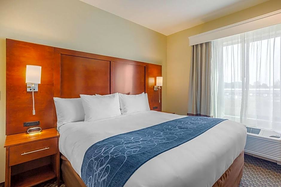 Comfort Suites Burlington near I-5