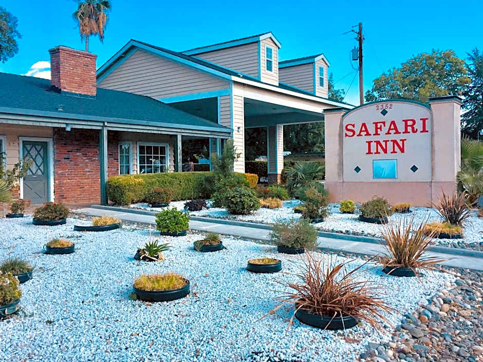 Photo 1 of 39 of Safari Inn - Chico
