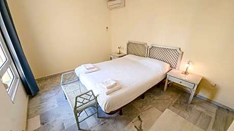 Two-Bedroom Apartment (4-6 Adults)