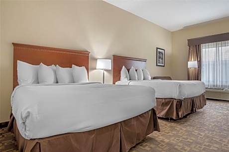 Queen Room with Two Queen Beds and Sofa Bed