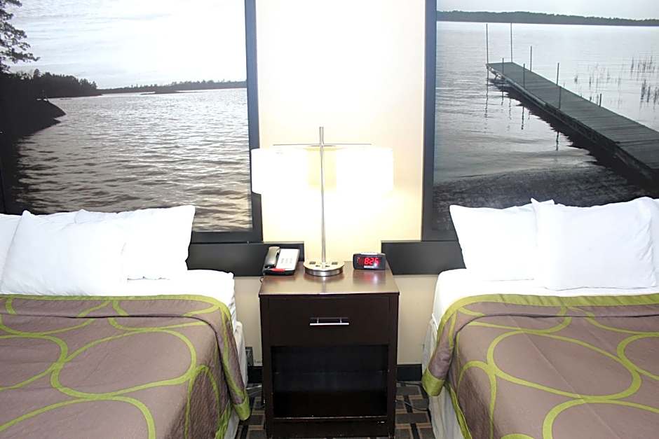Super 8 by Wyndham Clear Lake