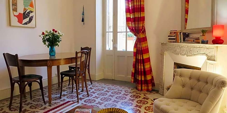 Maison Velvet