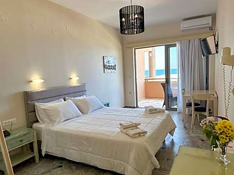 Studio with Sea View