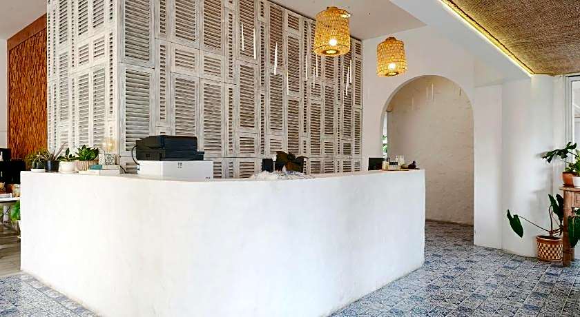 Royal Beach View Suites