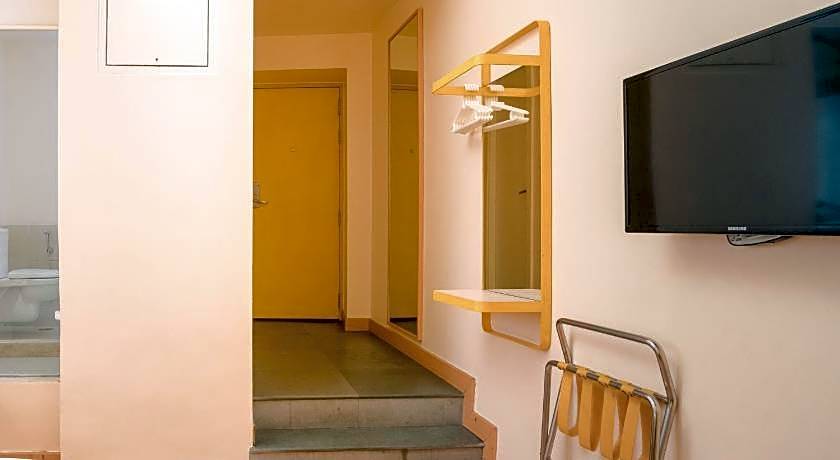 bloomrooms @ New Delhi Railway Station