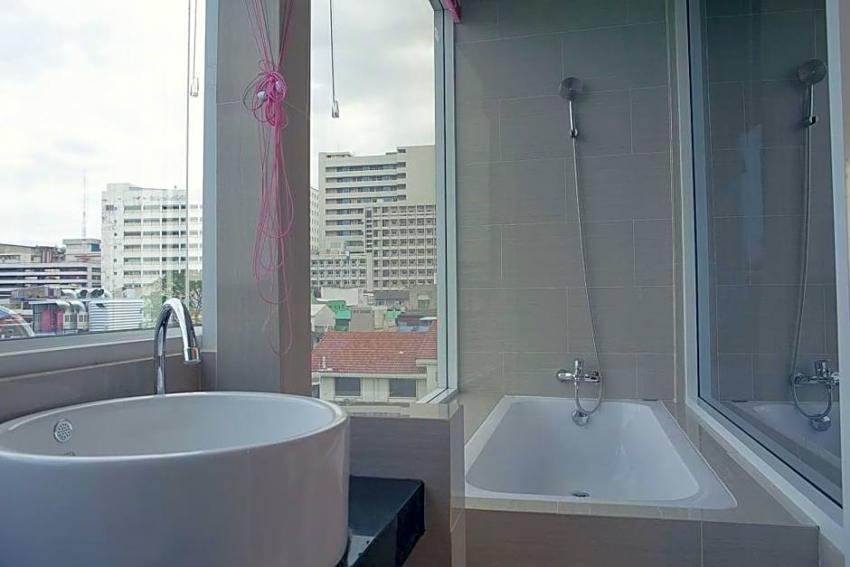 S.E.T Thanmongkol Residence