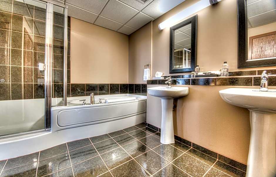 Grand Inn & Residence- Grande Prairie