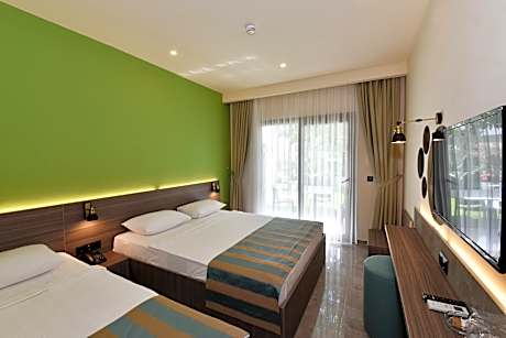 DOUBLE SINGLE USE GARDEN VIEW