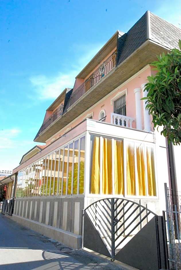 Hotel Cesari