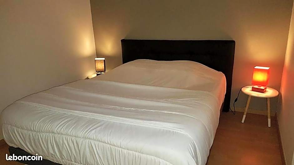 Photo 1 of 2 of Double Room