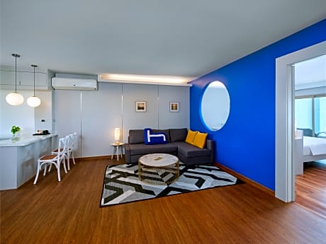 One Bedroom Deluxe Suite Sea View