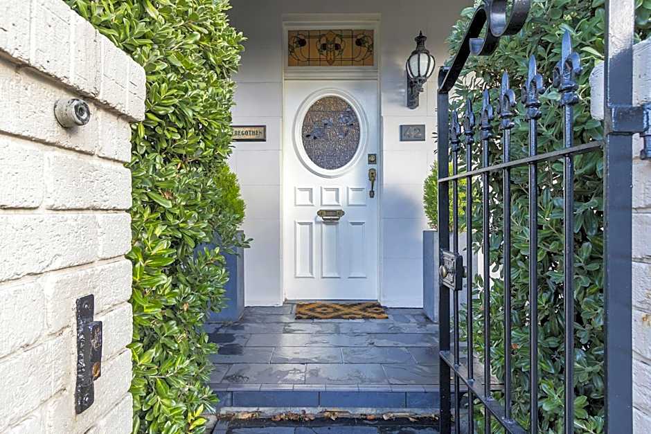 Grosvenor Court Apartments