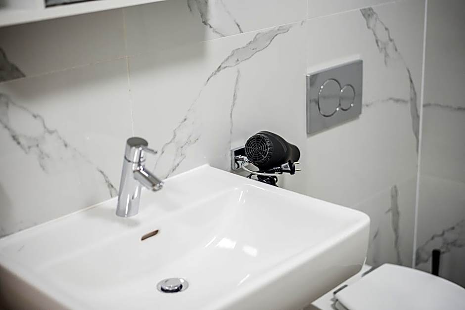 Modern Central City Rooms