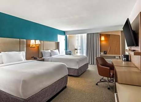 2 Queen Standard Courtyard View