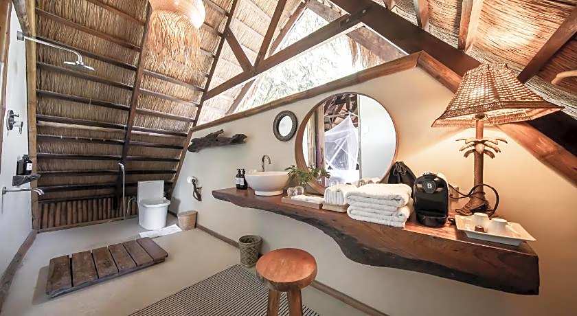 The Beach House Ocam Ocam