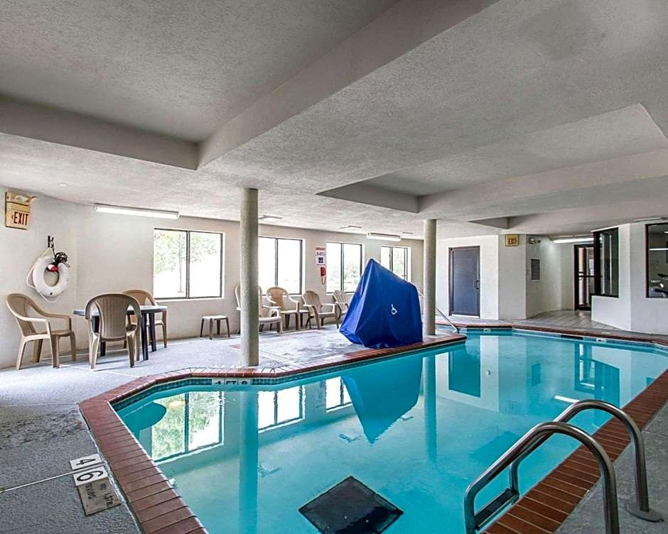 The Douillet by Demeure Hotels